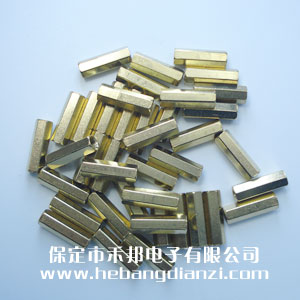 六(liù)角(jiǎo)双通 M4*18mm